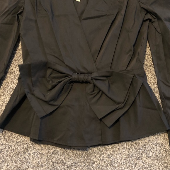 Forever 21 Blouse V-Neck Front Bow Size S NWT - Picture 3 of 6